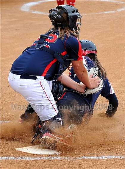 Thumbnail 2 in Marymount vs. La Salle (CIF SS D6 Final) photogallery.