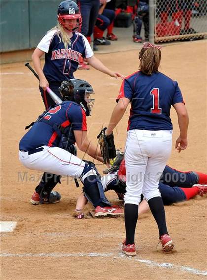 Thumbnail 3 in Marymount vs. La Salle (CIF SS D6 Final) photogallery.