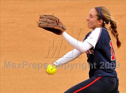 Thumbnail 3 in Marymount vs. La Salle (CIF SS D6 Final) photogallery.