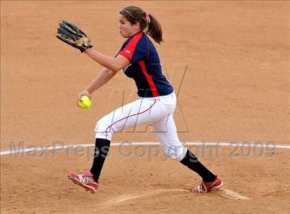 Thumbnail 2 in Marymount vs. La Salle (CIF SS D6 Final) photogallery.