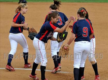 Thumbnail 3 in Marymount vs. La Salle (CIF SS D6 Final) photogallery.