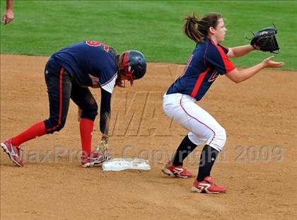 Thumbnail 2 in Marymount vs. La Salle (CIF SS D6 Final) photogallery.