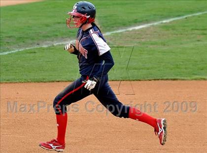 Thumbnail 2 in Marymount vs. La Salle (CIF SS D6 Final) photogallery.