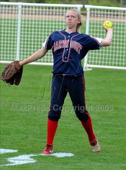 Thumbnail 3 in Marymount vs. La Salle (CIF SS D6 Final) photogallery.