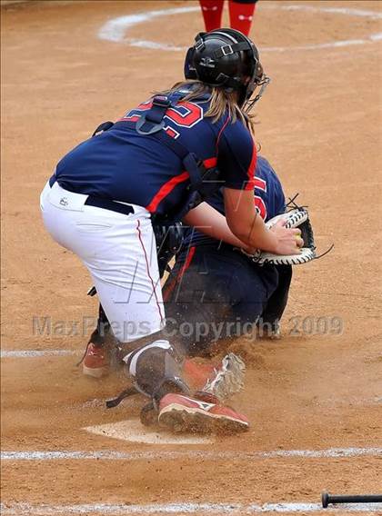 Thumbnail 3 in Marymount vs. La Salle (CIF SS D6 Final) photogallery.