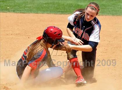 Thumbnail 2 in Marymount vs. La Salle (CIF SS D6 Final) photogallery.