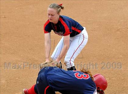 Thumbnail 3 in Marymount vs. La Salle (CIF SS D6 Final) photogallery.