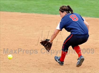 Thumbnail 2 in Marymount vs. La Salle (CIF SS D6 Final) photogallery.