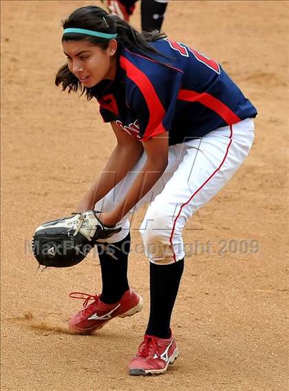 Thumbnail 2 in Marymount vs. La Salle (CIF SS D6 Final) photogallery.