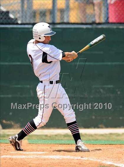 Thumbnail 2 in Aubrey vs Troy (Texas 2A Region II Playoffs) photogallery.