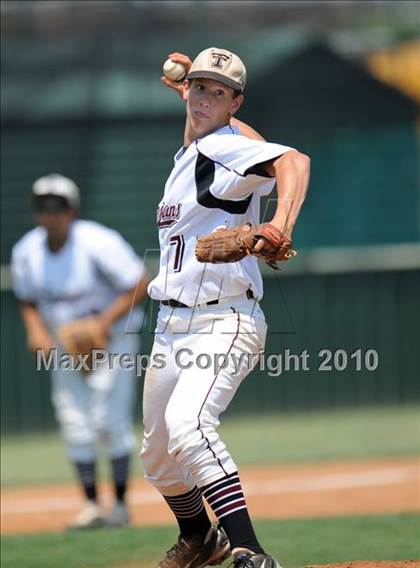 Thumbnail 1 in Aubrey vs Troy (Texas 2A Region II Playoffs) photogallery.