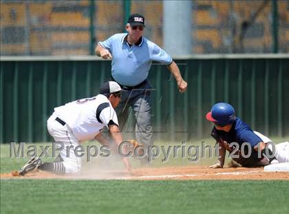 Thumbnail 3 in Aubrey vs Troy (Texas 2A Region II Playoffs) photogallery.