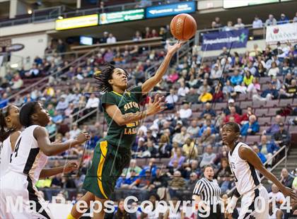 Thumbnail 2 in Neumann-Goretti vs. Seton LaSalle (PIAA Class AA Final) photogallery.