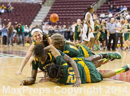 Thumbnail 2 in Neumann-Goretti vs. Seton LaSalle (PIAA Class AA Final) photogallery.