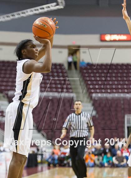 Thumbnail 2 in Neumann-Goretti vs. Seton LaSalle (PIAA Class AA Final) photogallery.