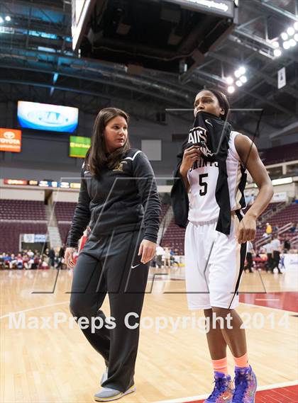 Thumbnail 2 in Neumann-Goretti vs. Seton LaSalle (PIAA Class AA Final) photogallery.