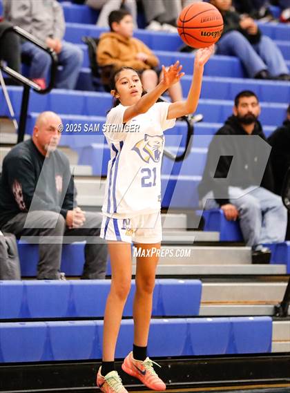 Thumbnail 2 in JV: Tracy @ Newark Memorial photogallery.