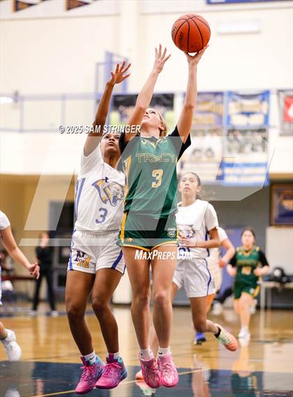 Thumbnail 2 in JV: Tracy @ Newark Memorial photogallery.