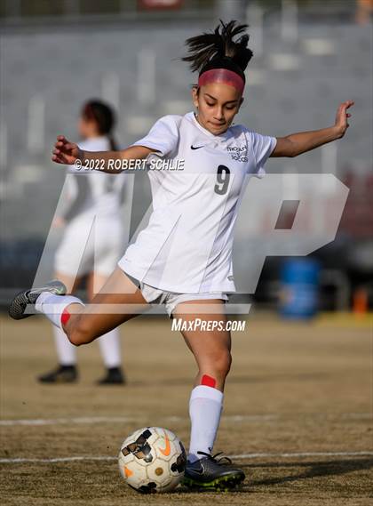 Thumbnail 3 in Lincoln vs Oak Ridge (CIF SJS D1 Championship) photogallery.
