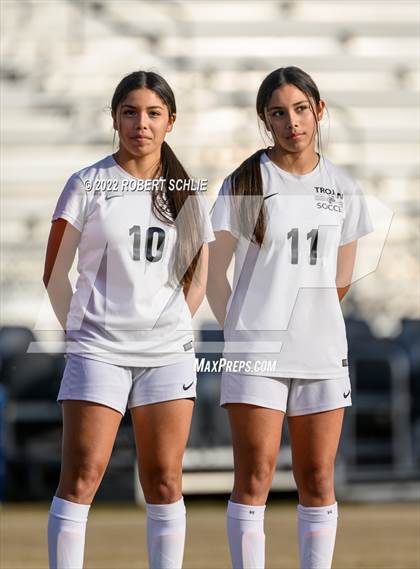 Thumbnail 2 in Lincoln vs Oak Ridge (CIF SJS D1 Championship) photogallery.