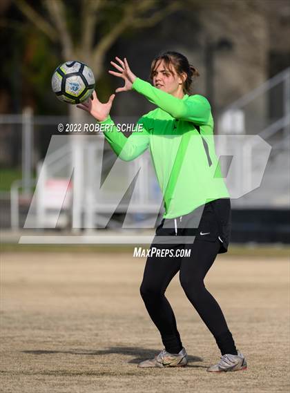 Thumbnail 2 in Lincoln vs Oak Ridge (CIF SJS D1 Championship) photogallery.