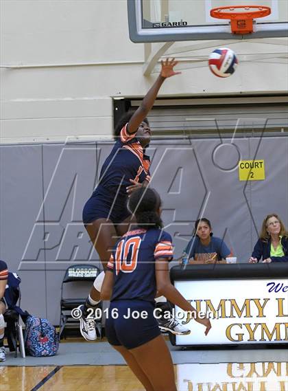 Thumbnail 2 in Brandeis vs Churchill (NEISD Invitational) photogallery.