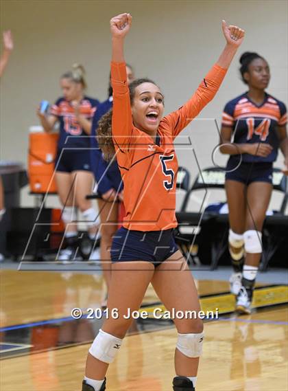 Thumbnail 3 in Brandeis vs Churchill (NEISD Invitational) photogallery.