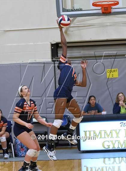 Thumbnail 2 in Brandeis vs Churchill (NEISD Invitational) photogallery.