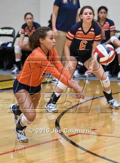 Thumbnail 3 in Brandeis vs Churchill (NEISD Invitational) photogallery.