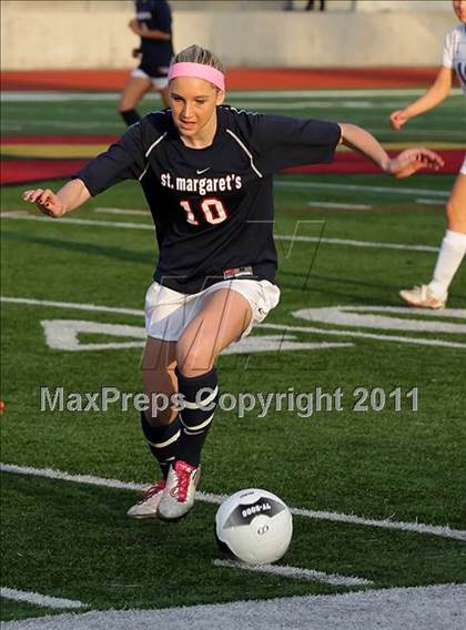 Thumbnail 1 in San Dimas vs. St. Margaret's (CIF SS D6 Final) photogallery.
