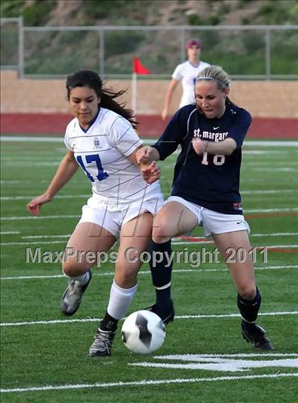 Thumbnail 2 in San Dimas vs. St. Margaret's (CIF SS D6 Final) photogallery.