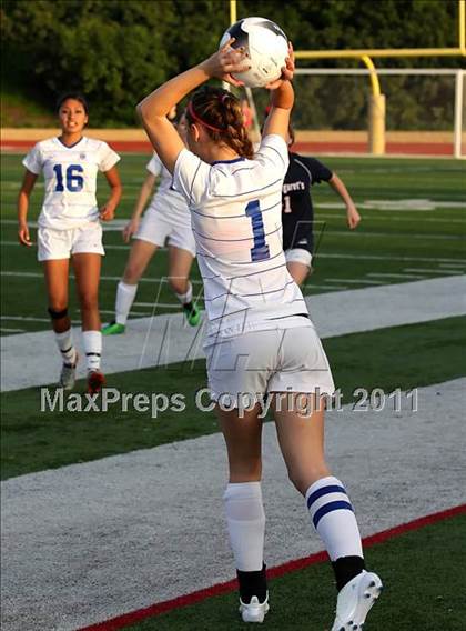 Thumbnail 3 in San Dimas vs. St. Margaret's (CIF SS D6 Final) photogallery.