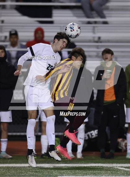 Thumbnail 1 in Las Lomas vs. Maria Carrillo (CIF NCS D2 Final) photogallery.