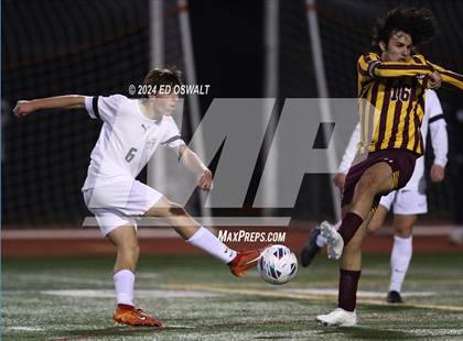 Thumbnail 3 in Las Lomas vs. Maria Carrillo (CIF NCS D2 Final) photogallery.