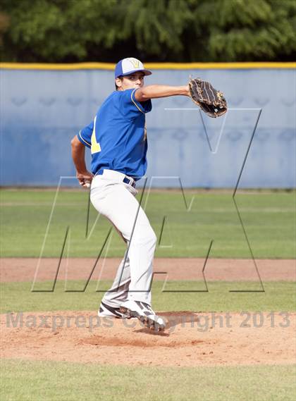 Thumbnail 3 in Camas vs. Valencia photogallery.