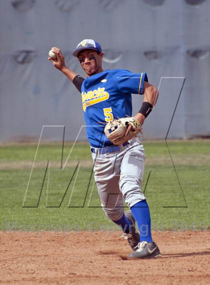 Thumbnail 3 in Camas vs. Valencia photogallery.