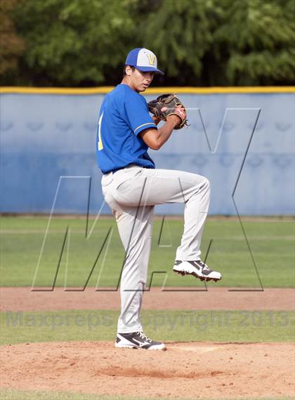 Thumbnail 2 in Camas vs. Valencia photogallery.