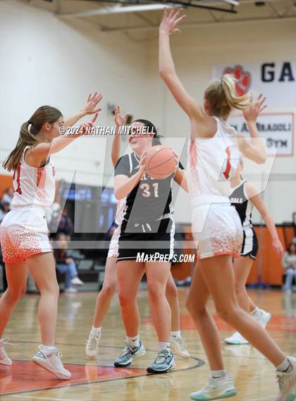 Thumbnail 1 in Hall-Dale @ Gardiner (Preseason) photogallery.