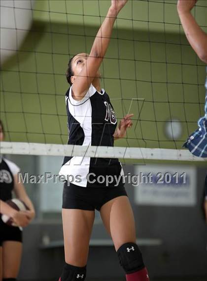 Thumbnail 2 in Sherman Oaks CES vs. Elizabeth Learning Center (CIF LACS Small School Final) photogallery.