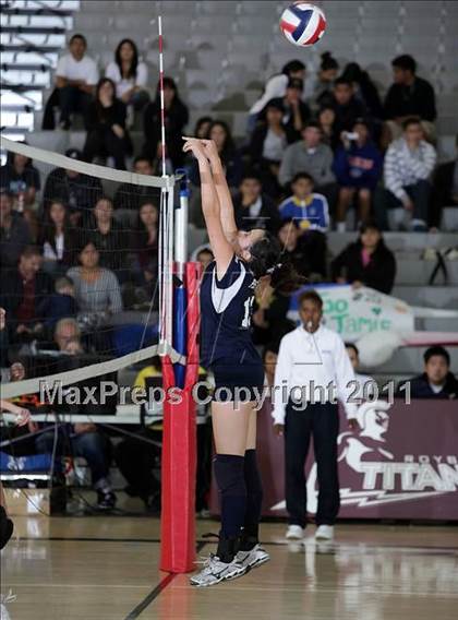 Thumbnail 2 in Sherman Oaks CES vs. Elizabeth Learning Center (CIF LACS Small School Final) photogallery.