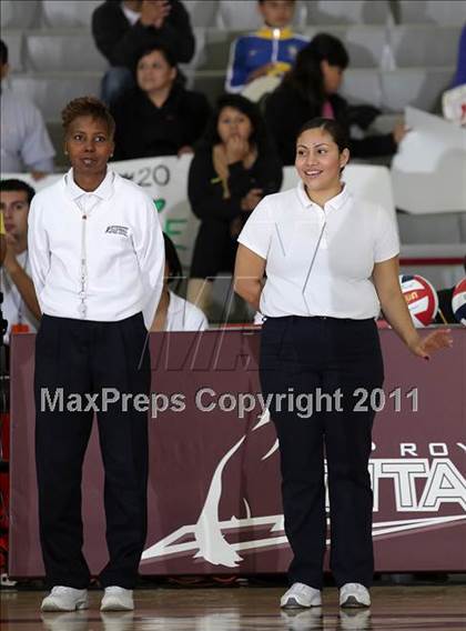 Thumbnail 2 in Sherman Oaks CES vs. Elizabeth Learning Center (CIF LACS Small School Final) photogallery.