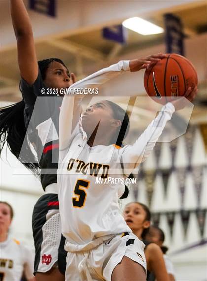 Thumbnail 2 in Mater Dei vs. Bishop O'Dowd (West Coast Jamboree) photogallery.