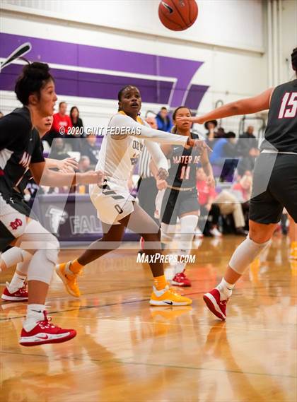 Thumbnail 1 in Mater Dei vs. Bishop O'Dowd (West Coast Jamboree) photogallery.