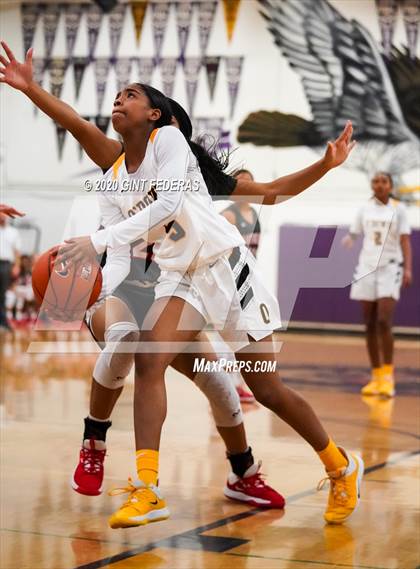 Thumbnail 3 in Mater Dei vs. Bishop O'Dowd (West Coast Jamboree) photogallery.