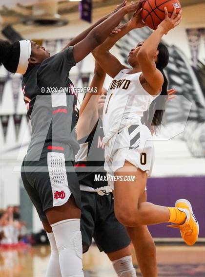 Thumbnail 2 in Mater Dei vs. Bishop O'Dowd (West Coast Jamboree) photogallery.