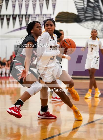 Thumbnail 2 in Mater Dei vs. Bishop O'Dowd (West Coast Jamboree) photogallery.