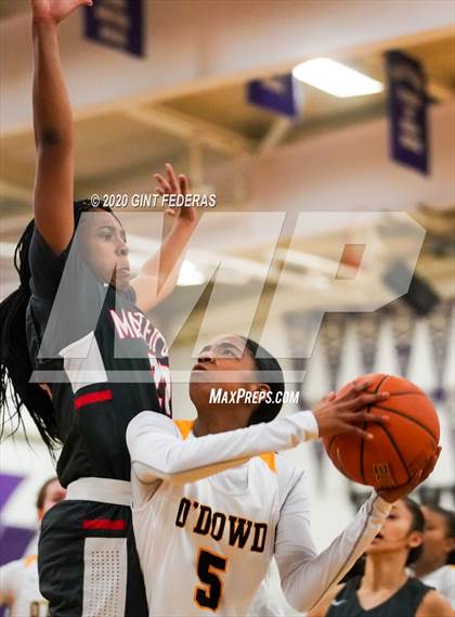 Thumbnail 1 in Mater Dei vs. Bishop O'Dowd (West Coast Jamboree) photogallery.
