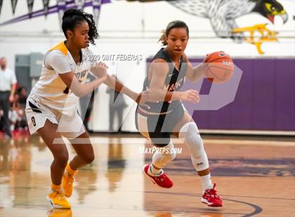 Thumbnail 2 in Mater Dei vs. Bishop O'Dowd (West Coast Jamboree) photogallery.