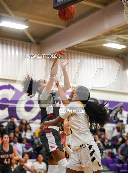 Thumbnail 1 in Mater Dei vs. Bishop O'Dowd (West Coast Jamboree) photogallery.