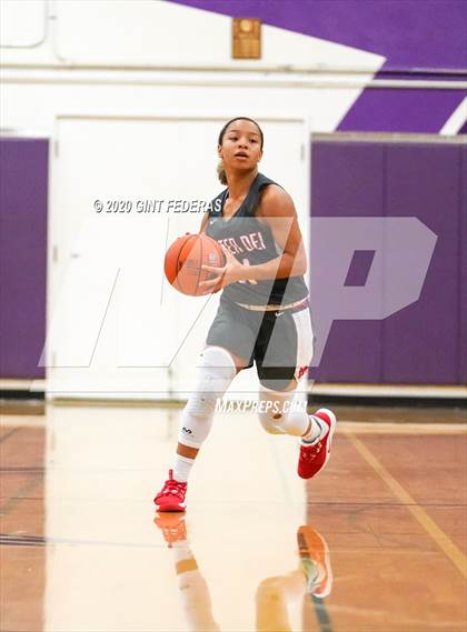 Thumbnail 1 in Mater Dei vs. Bishop O'Dowd (West Coast Jamboree) photogallery.